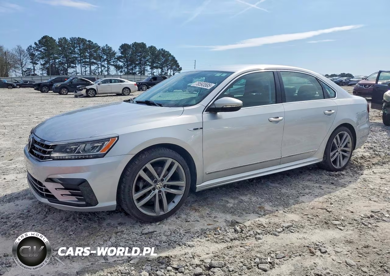 2017 Volkswagen Passat R-Line