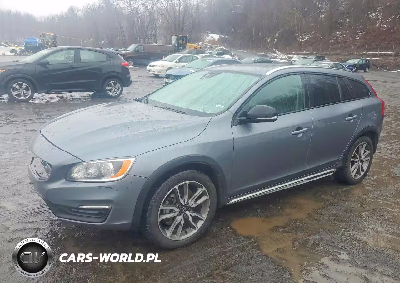2018 Volvo V60 Cross Country Premier