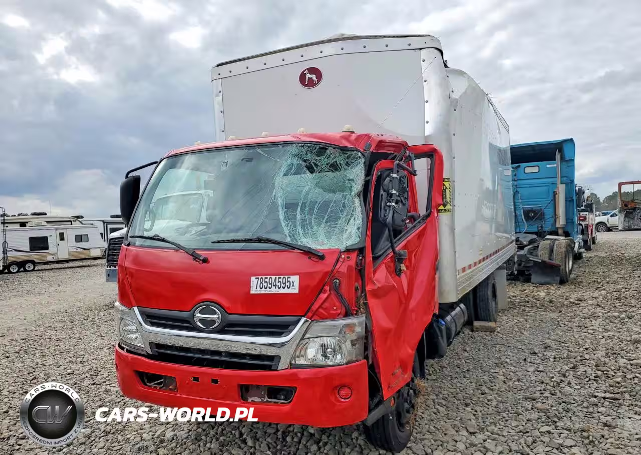 2019 Hino 195 Box Truck