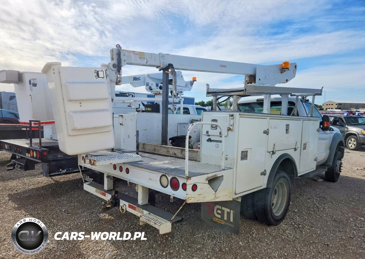 2016 Ford F450 Super Duty Bucket Truck VIN:1FDUF4GY3GEB39776 - 4