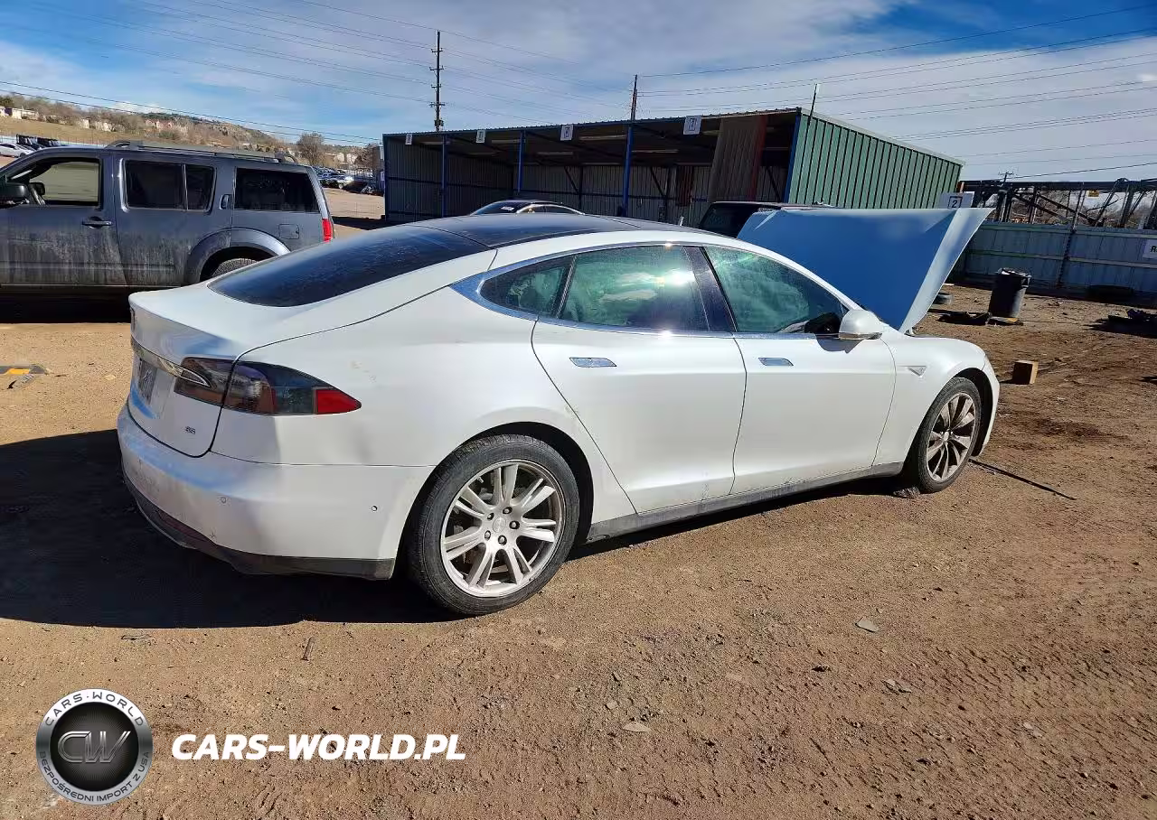 2015 Tesla Model S 85 VIN:5YJSA1H15FFP74456 - 3