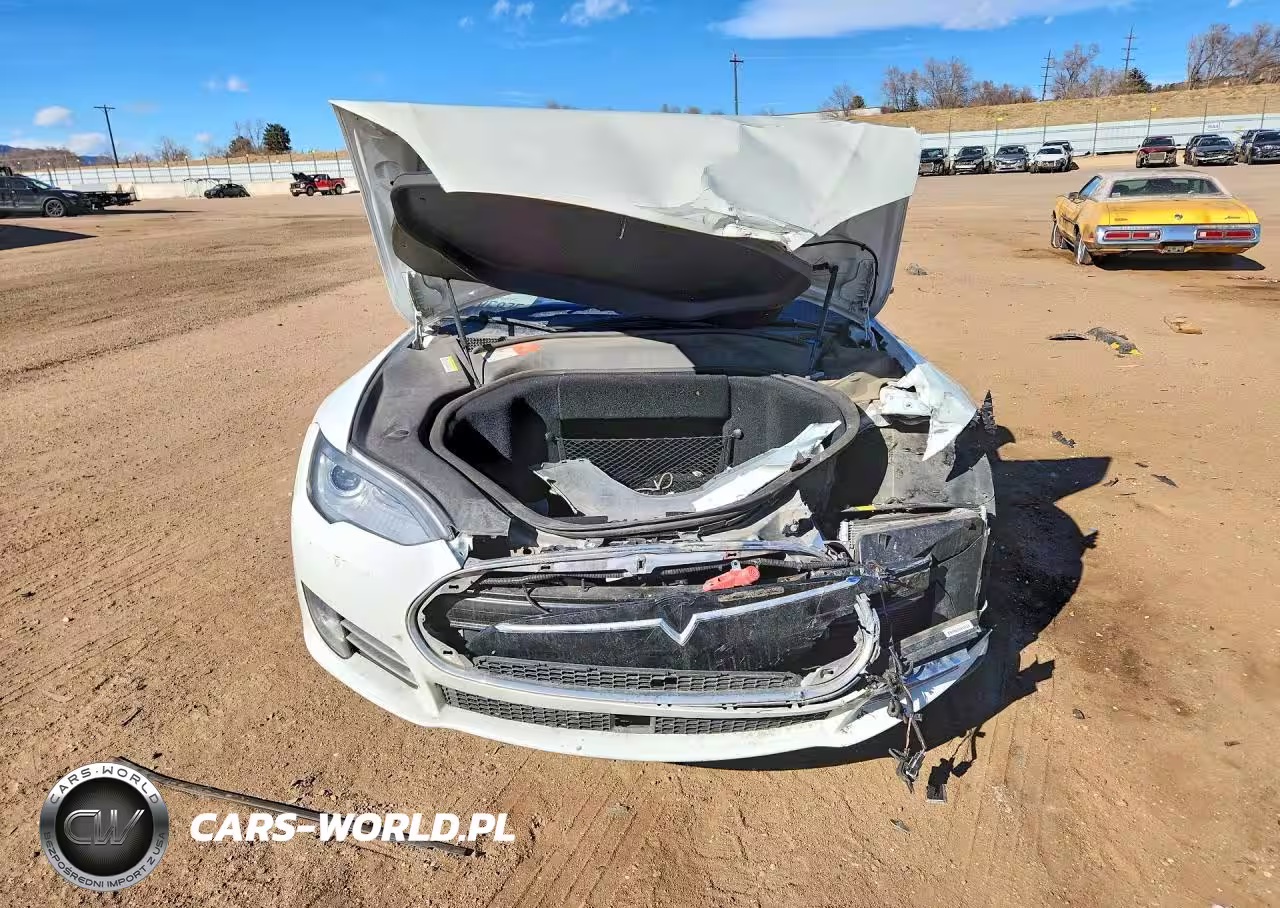 2015 Tesla Model S 85 VIN:5YJSA1H15FFP74456 - 5