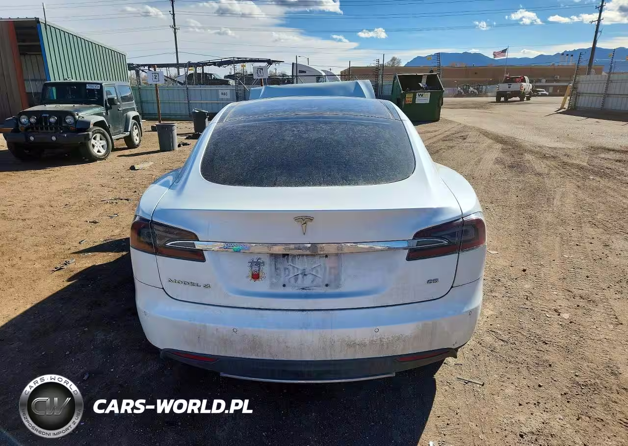 2015 Tesla Model S 85 VIN:5YJSA1H15FFP74456 - 6