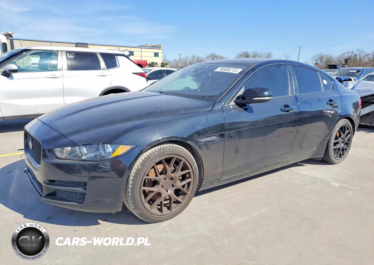 2017 Jaguar Xe Prestige
