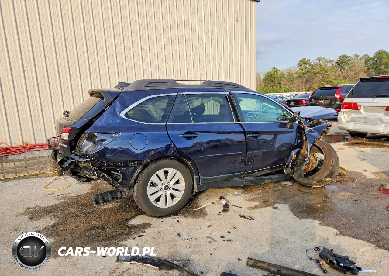 2018 Subaru Outback 2.5I Premium VIN:4S4BSACC0J3336015 - 3