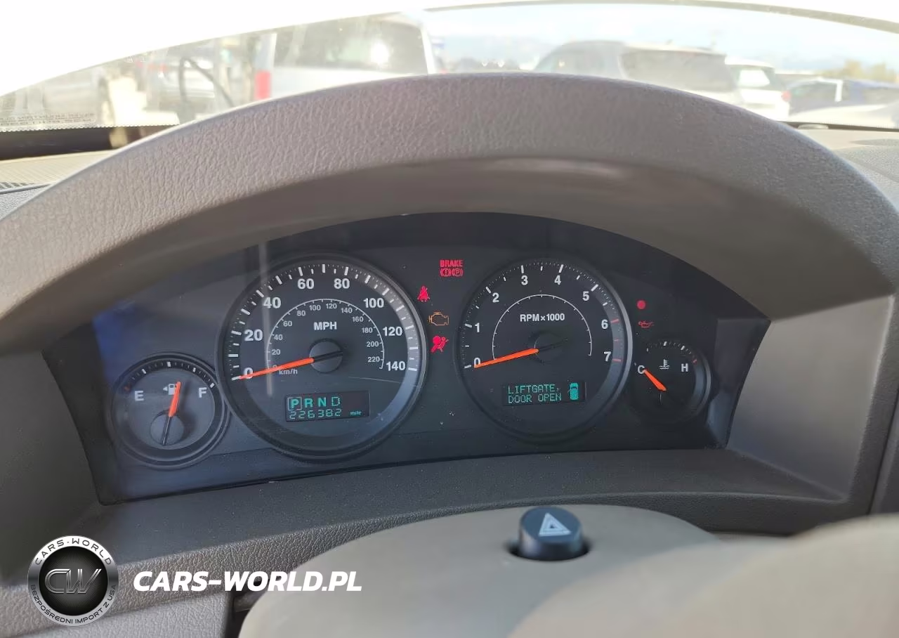 2005 Jeep Grand Cherokee Laredo VIN:1J4GR48K05C581016 - 9