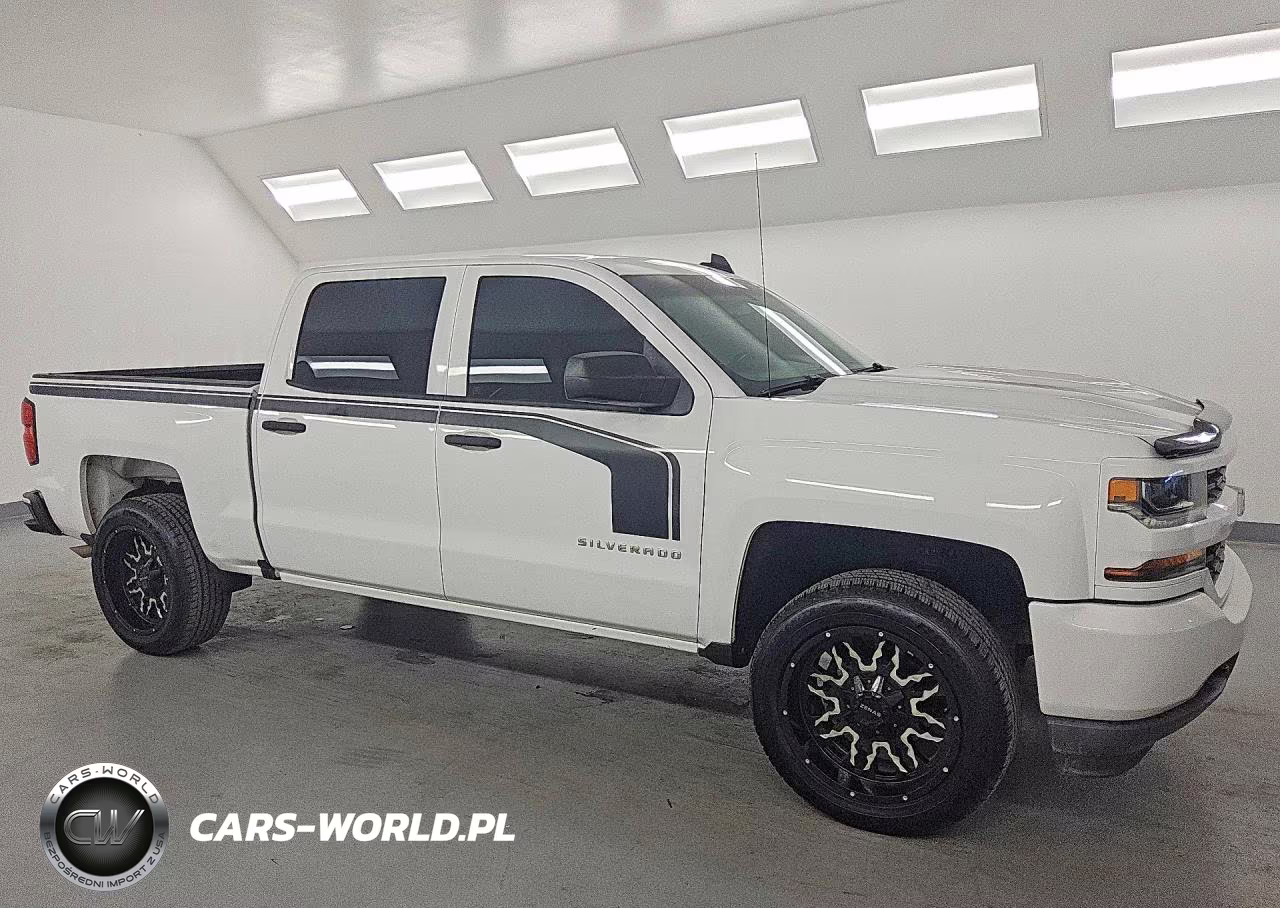 2018 Chevrolet Silverado C1500 Custom VIN:3GCPCPEC0JG414250 - 4