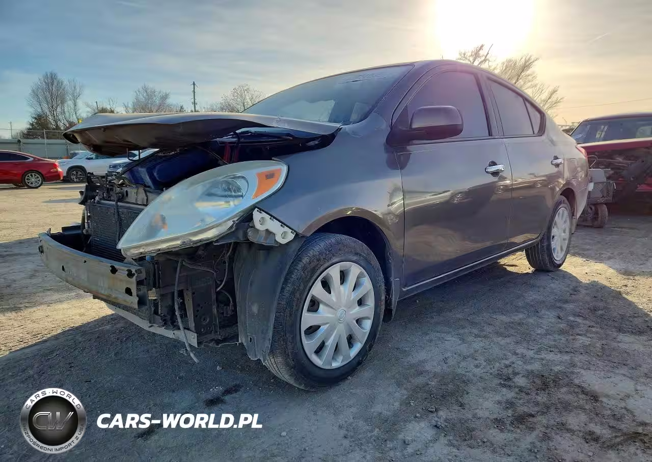 2012 Niss Versa 1.6 S