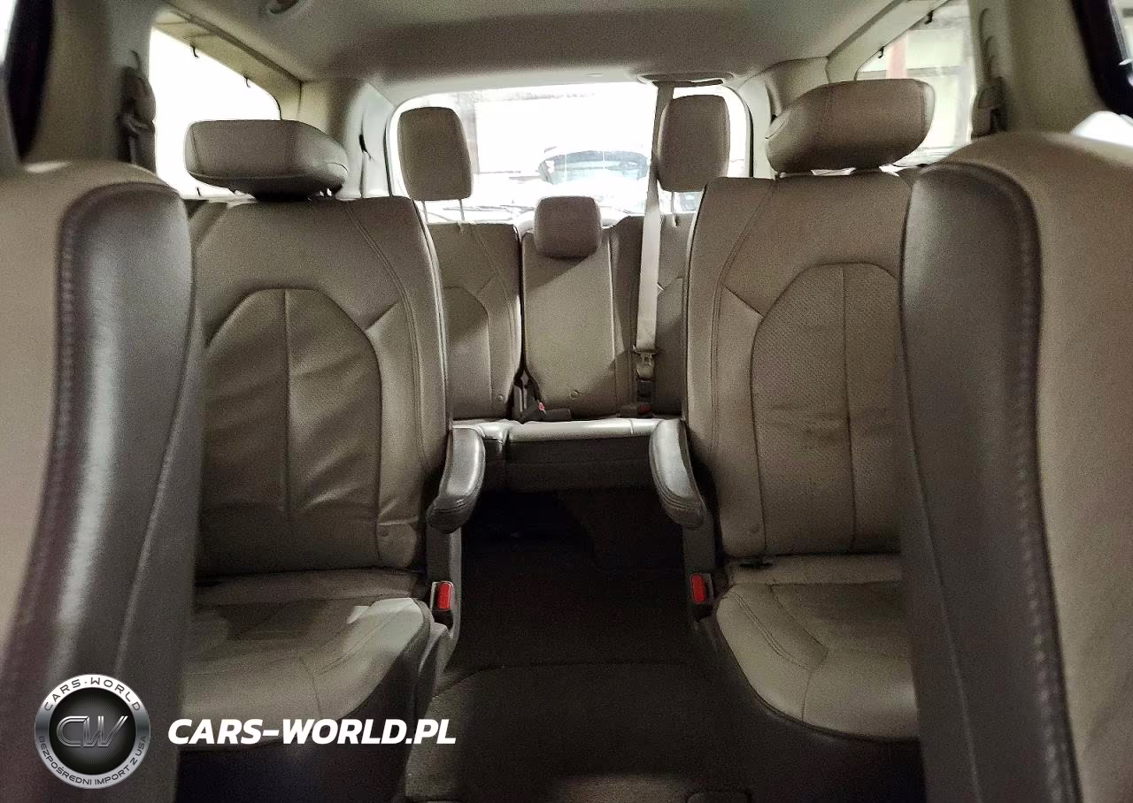 2017 Chrysler Pacifica Touring L Plus VIN:2C4RC1EG6HR652827 - 10