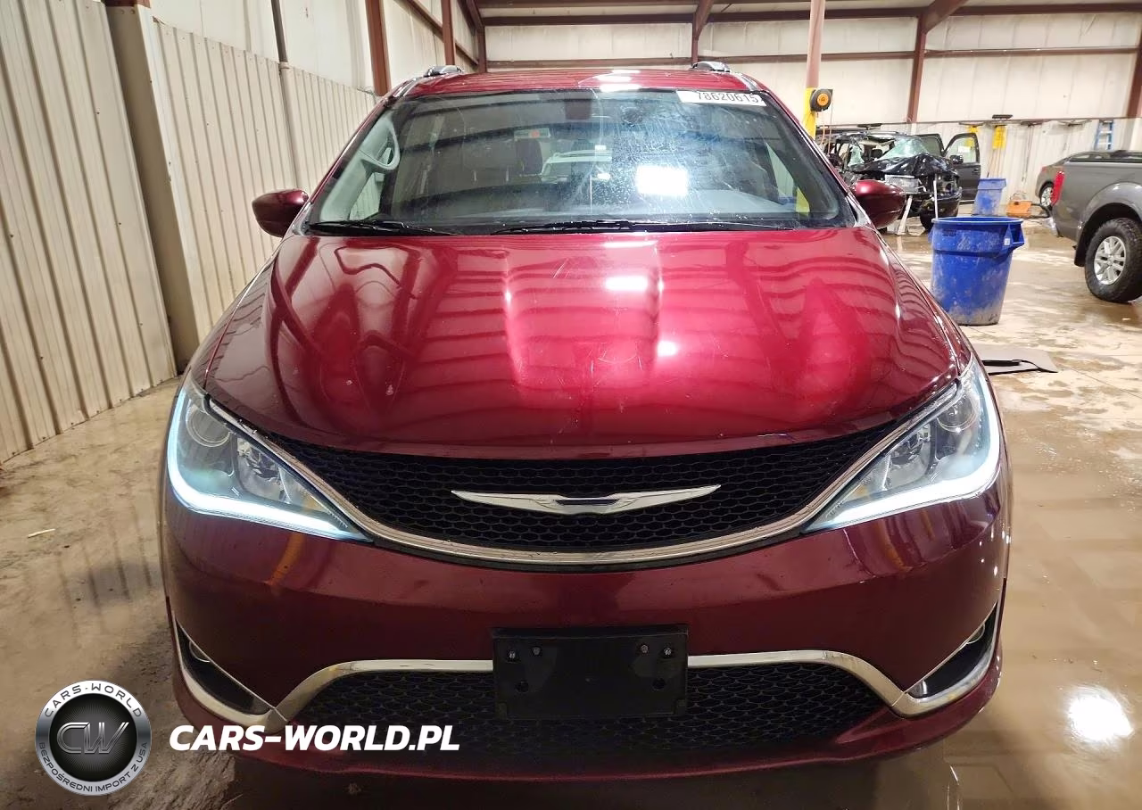 2017 Chrysler Pacifica Touring L Plus VIN:2C4RC1EG6HR652827 - 5