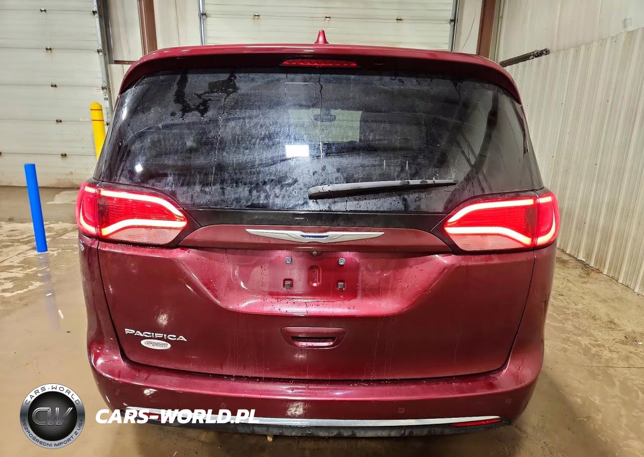 2017 Chrysler Pacifica Touring L Plus VIN:2C4RC1EG6HR652827 - 6