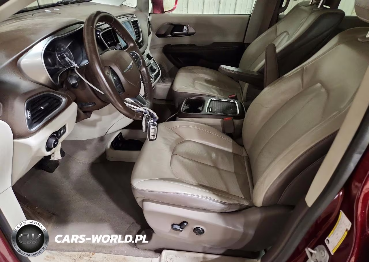 2017 Chrysler Pacifica Touring L Plus VIN:2C4RC1EG6HR652827 - 7