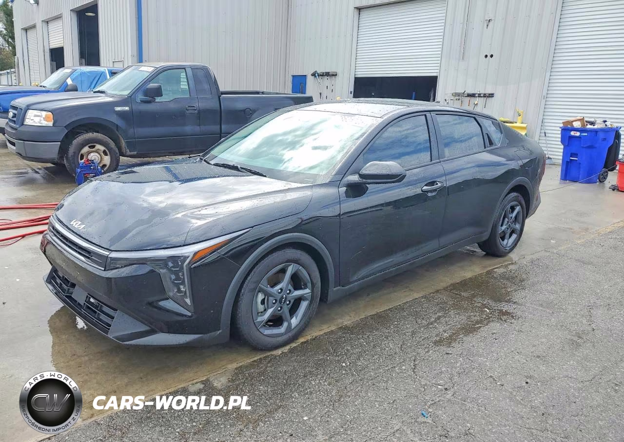 2025 Kia K4 Lxs – zdjęcie 1 z 12
