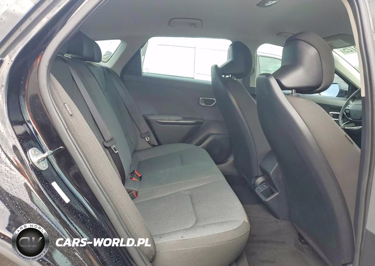2025 Kia K4 Lxs VIN:3KPFT4DE9SE225302 - 10