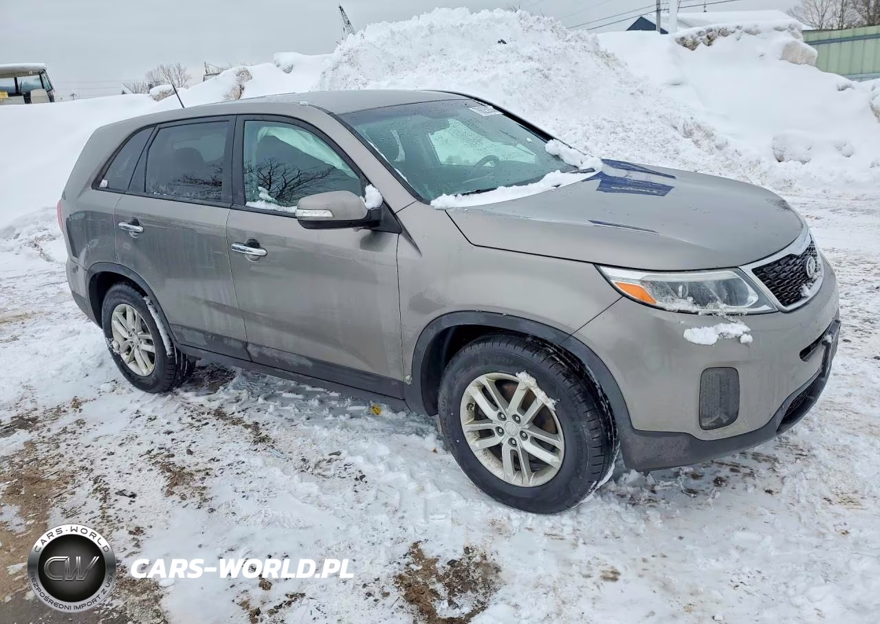 2014 Kia Sorento Lx VIN:5XYKT3A67EG519603 - 4