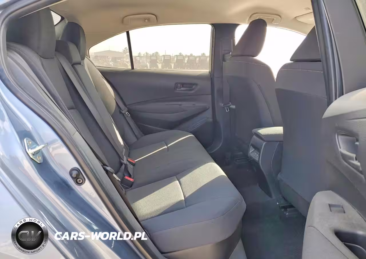2025 Toyota Corolla Le VIN:JTDBCMFE3S3102629 - 11
