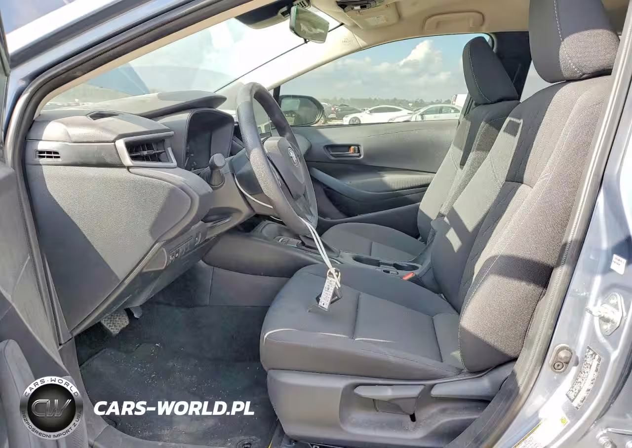 2025 Toyota Corolla Le VIN:JTDBCMFE3S3102629 - 7