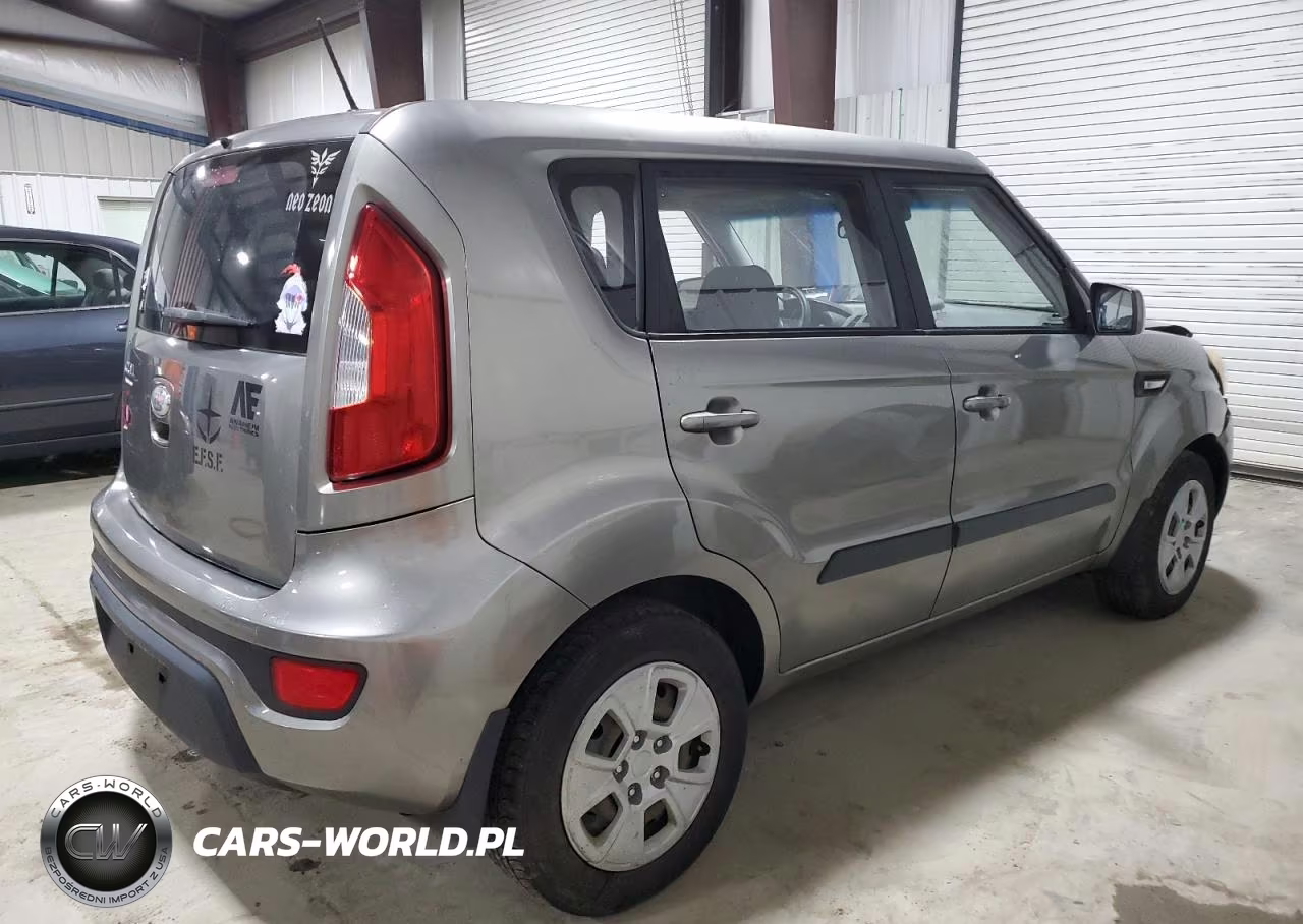 2013 Kia Soul VIN:KNDJT2A52D7633419 - 3