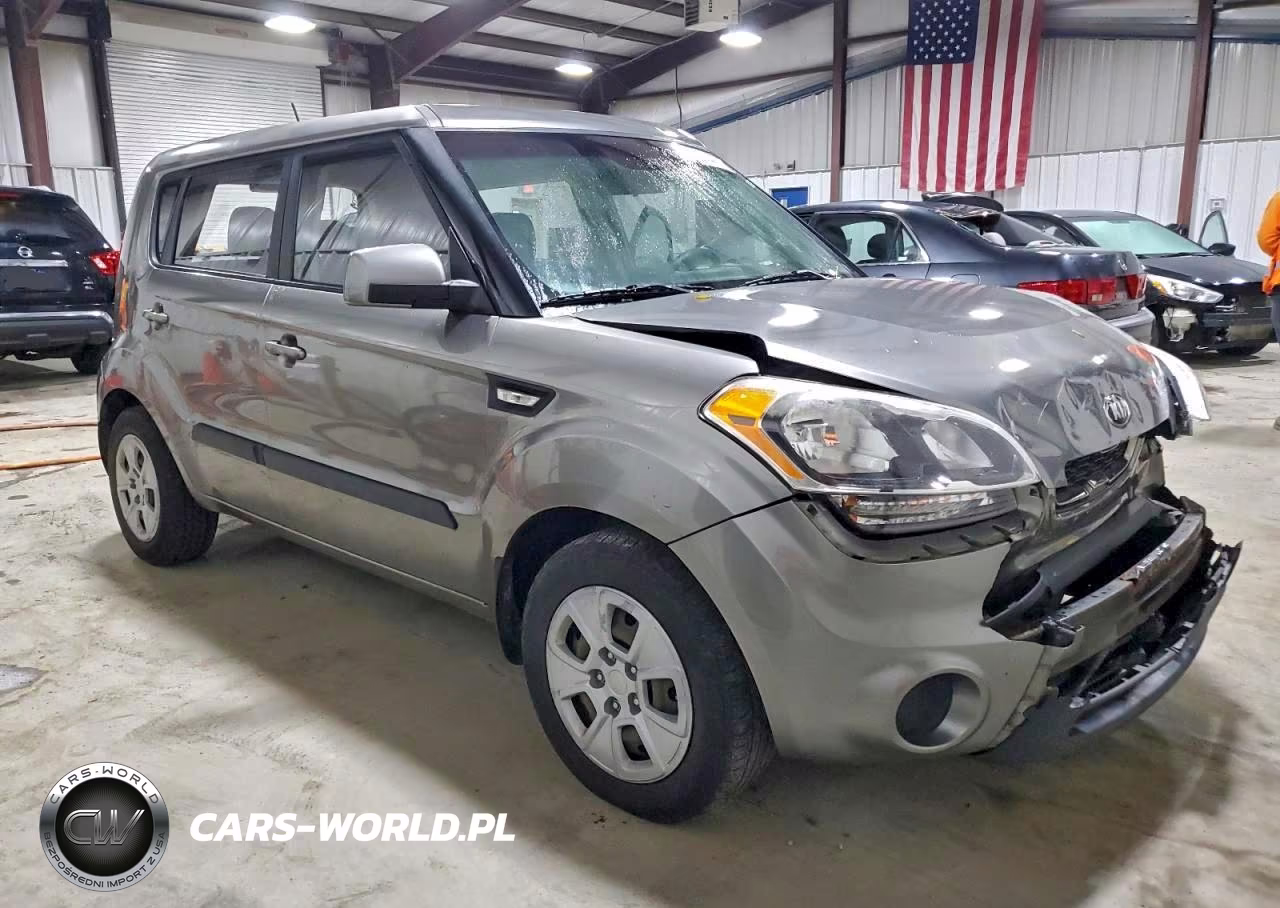 2013 Kia Soul VIN:KNDJT2A52D7633419 - 4