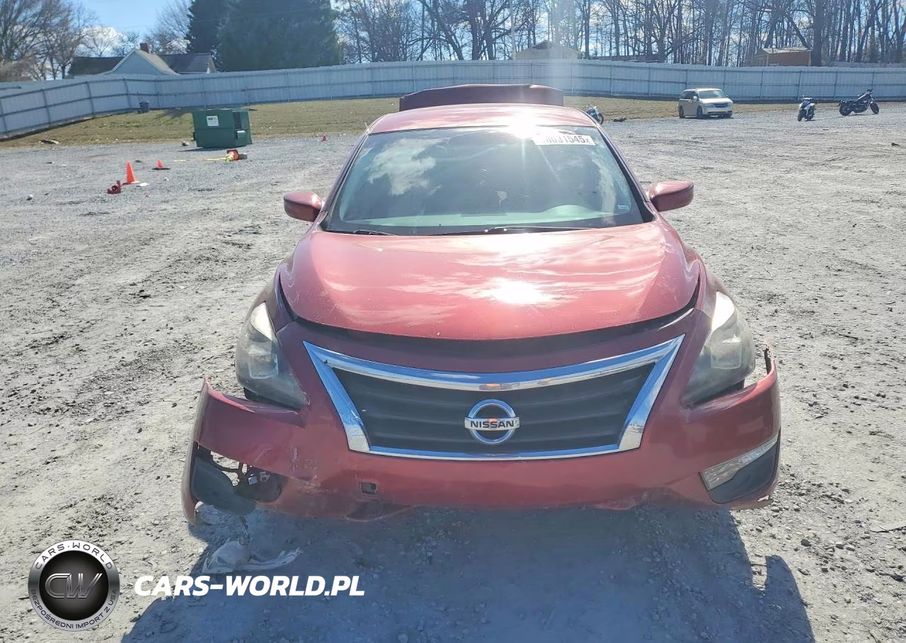 2015 Nissan Altima 2.5 S VIN:1N4AL3AP1FN913540 - 5
