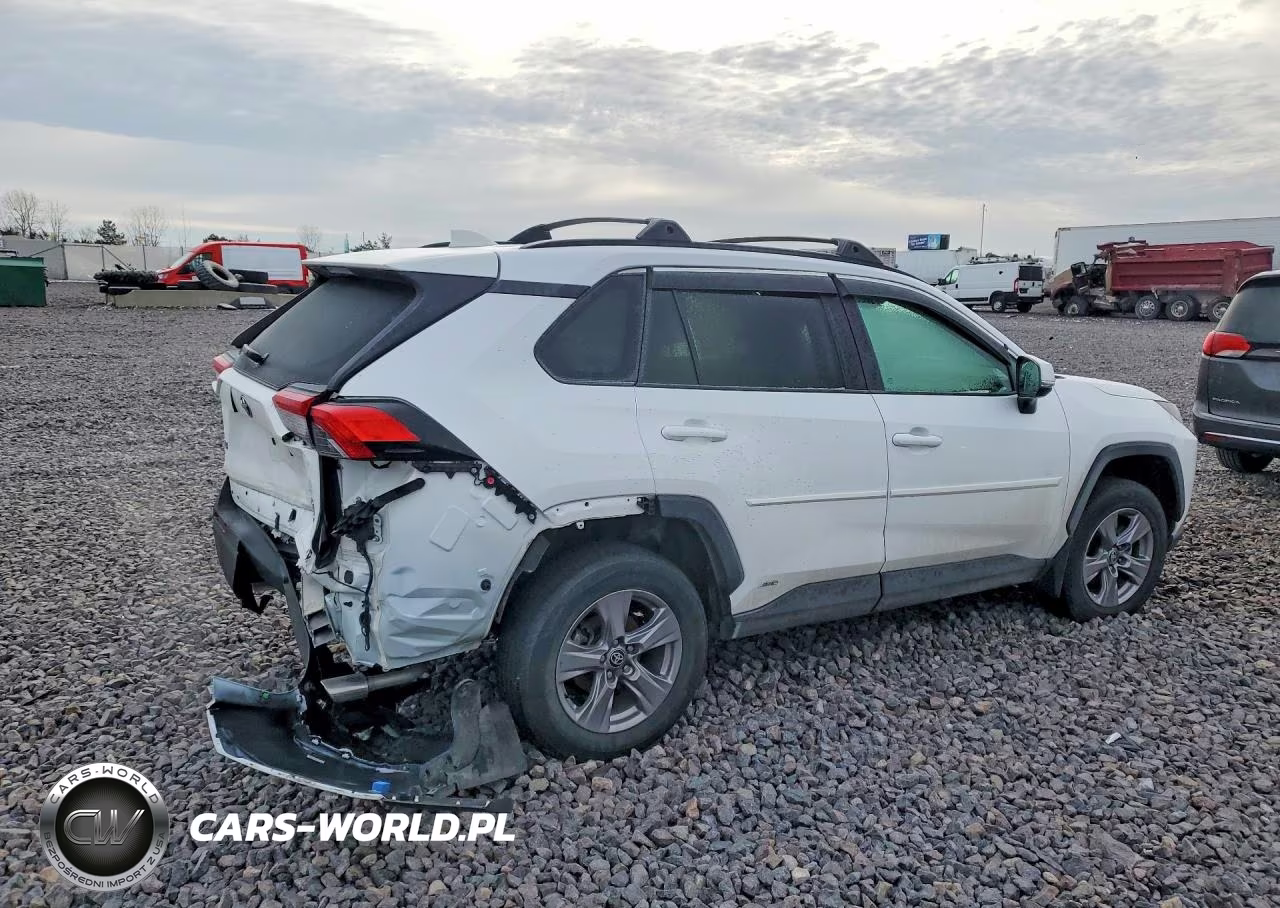 2024 Toyota Rav4 Hybrid Xle VIN:4T3RWRFV9RU125679 - 3