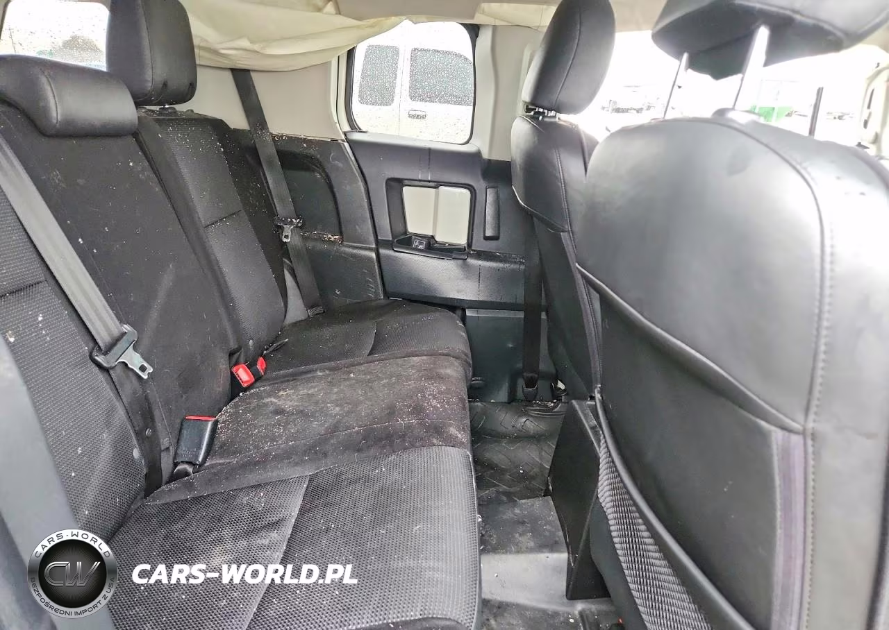 2014 Toyota Fj Cruiser VIN:JTEBU4BFXEK206228 - 10