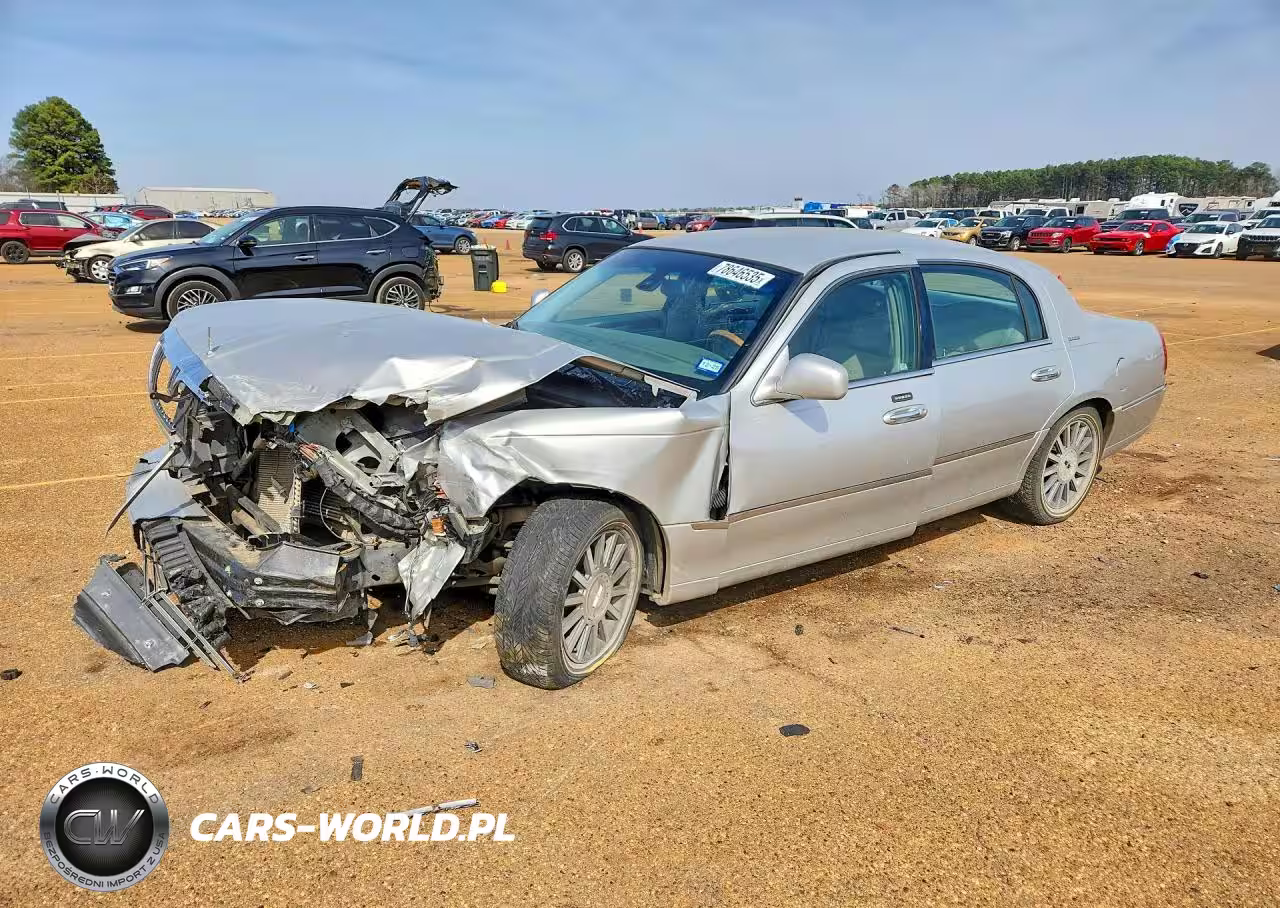 2003 Lincoln Town Car Signature