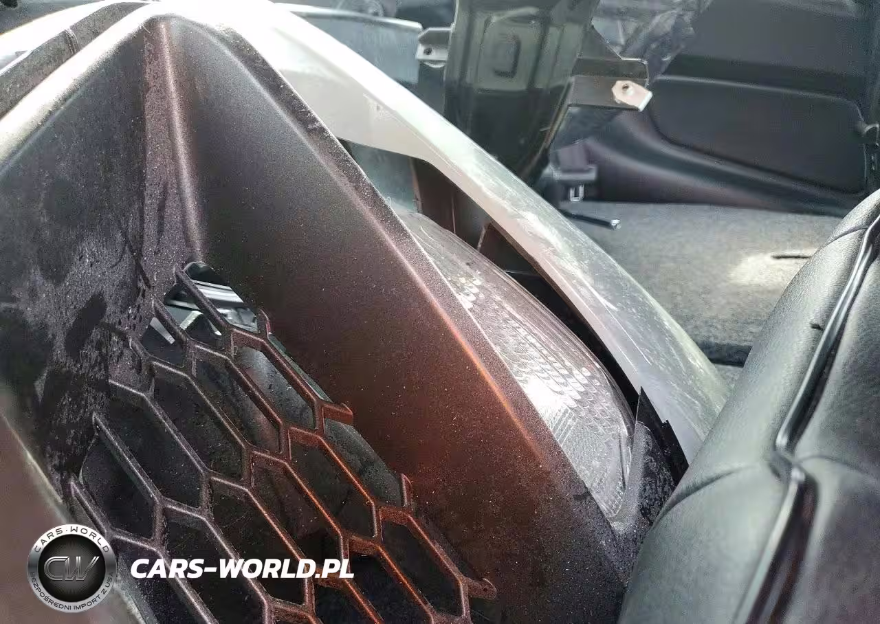 2022 Ford Mustang Mach I VIN:1FA6P8R01N5554218 - 10