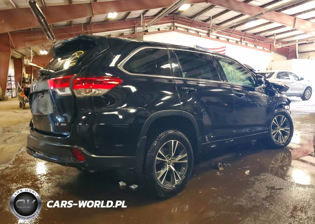 2018 Toyota Highlander Le Plus VIN:5TDBZRFH7JS880998 - 3