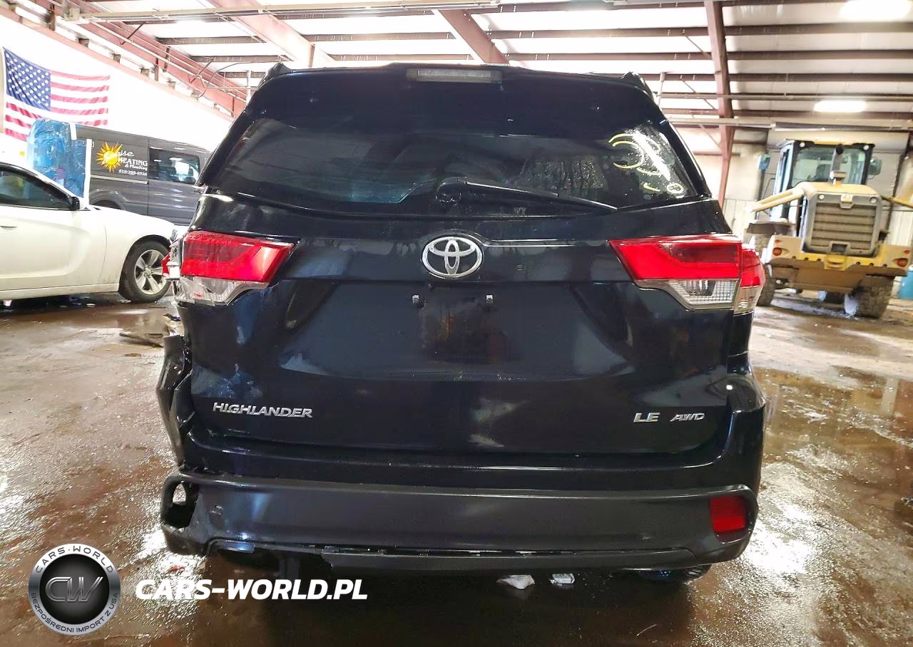 2018 Toyota Highlander Le Plus VIN:5TDBZRFH7JS880998 - 6