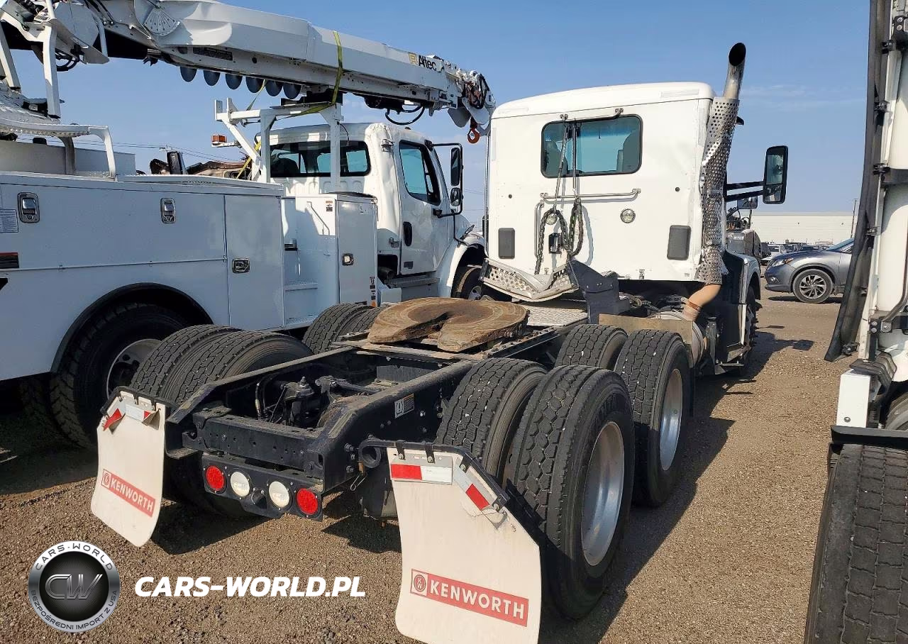 2023 Kenworth T680 Semi Truck VIN:1XKYD49X7PJ172453 - 4