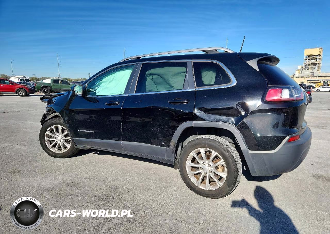2019 Jeep Cherokee Latitude VIN:1C4PJLCB9KD331987 - 2