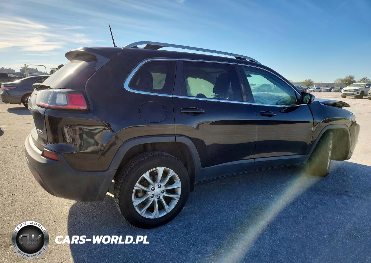 2019 Jeep Cherokee Latitude VIN:1C4PJLCB9KD331987 - 3