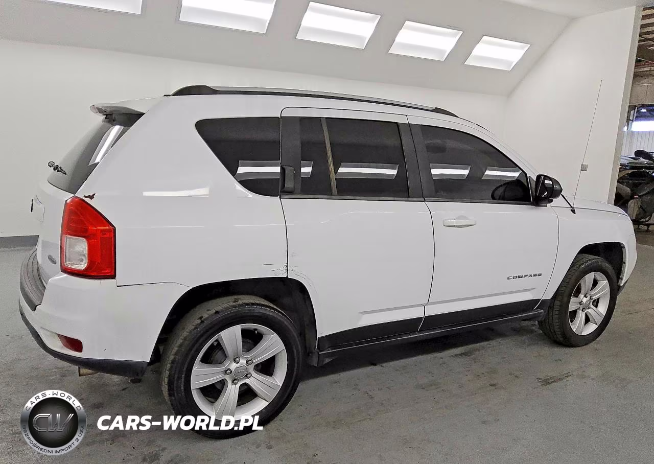 2016 Jeep Compass Sport VIN:1C4NJCBA7GD641773 - 3