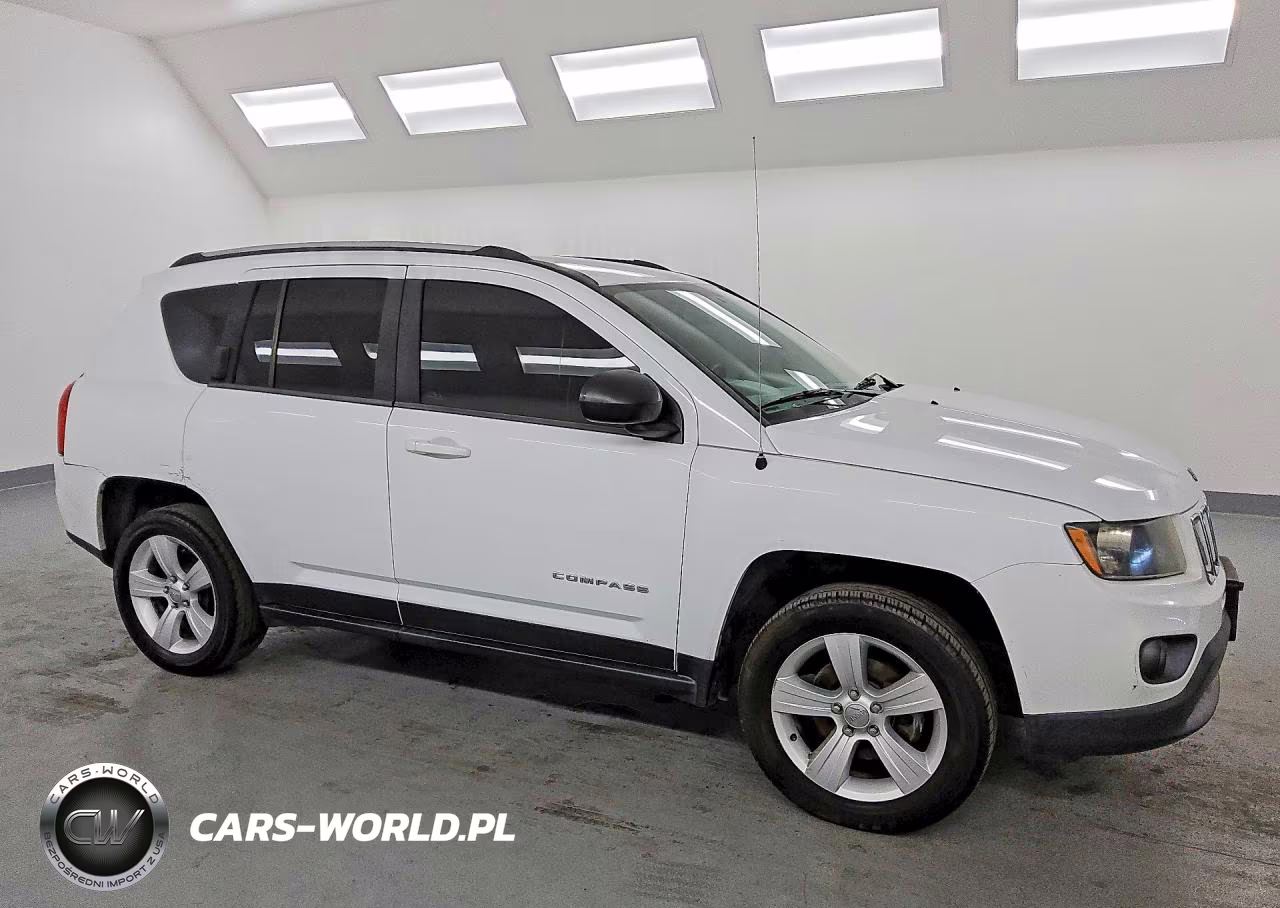 2016 Jeep Compass Sport VIN:1C4NJCBA7GD641773 - 4
