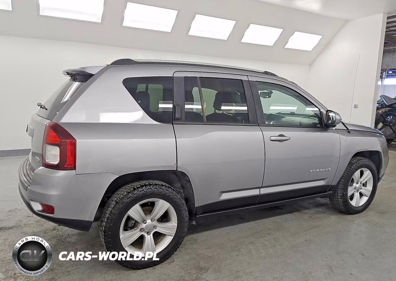 2016 Jeep Compass Latitude VIN:1C4NJDEB0GD617065 - 3