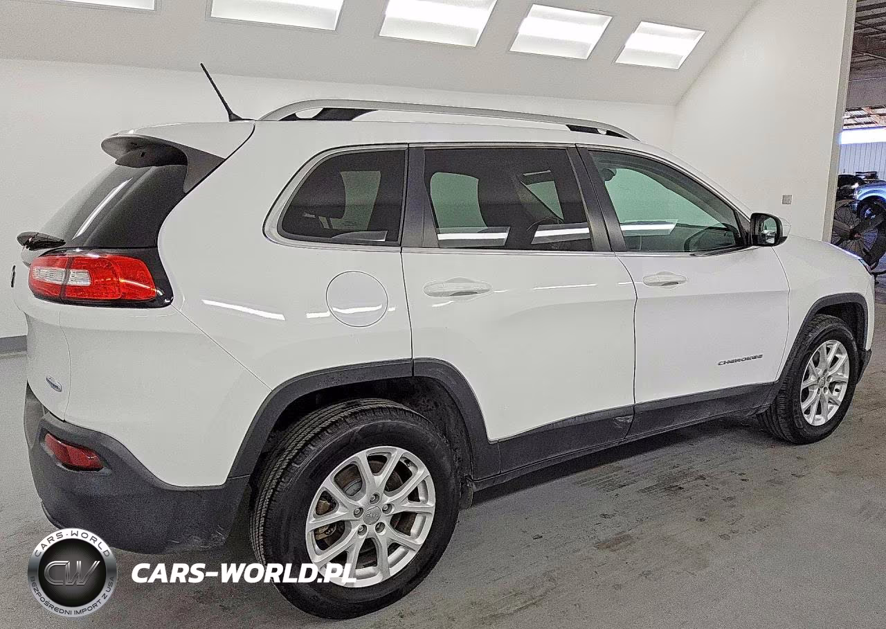 2018 Jeep Cherokee Latitude VIN:1C4PJMCB3JD501068 - 3