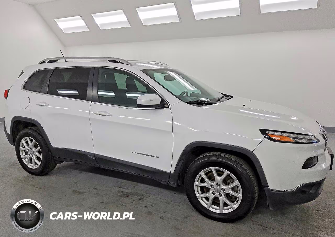 2018 Jeep Cherokee Latitude VIN:1C4PJMCB3JD501068 - 4
