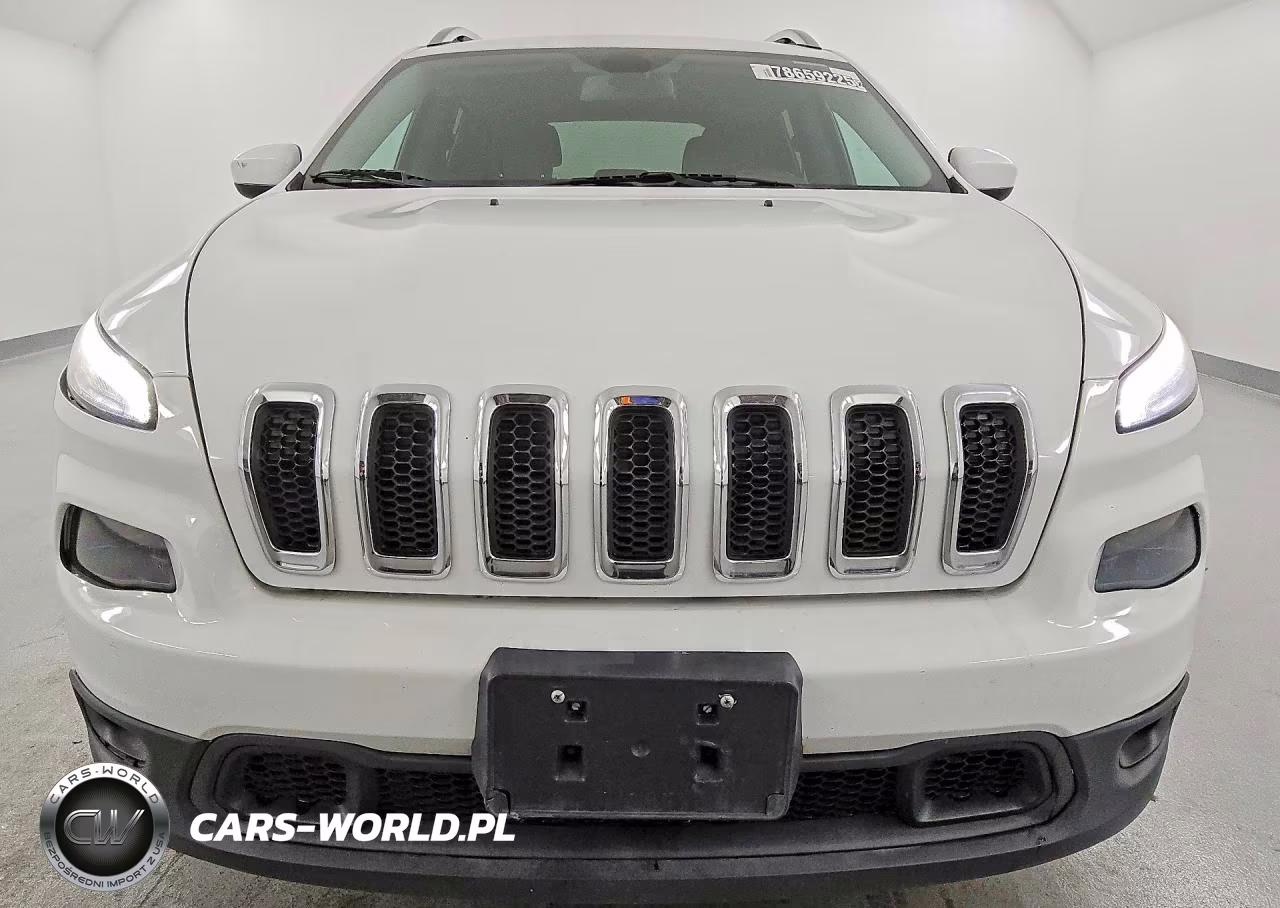 2018 Jeep Cherokee Latitude VIN:1C4PJMCB3JD501068 - 5
