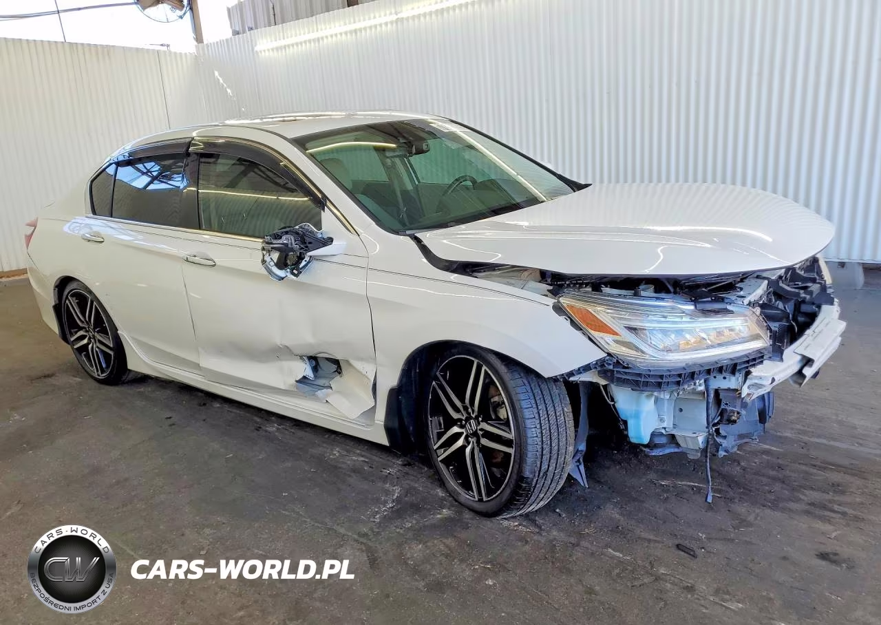 2016 Honda Accord Touring VIN:1HGCR3F92GA015082 - 4