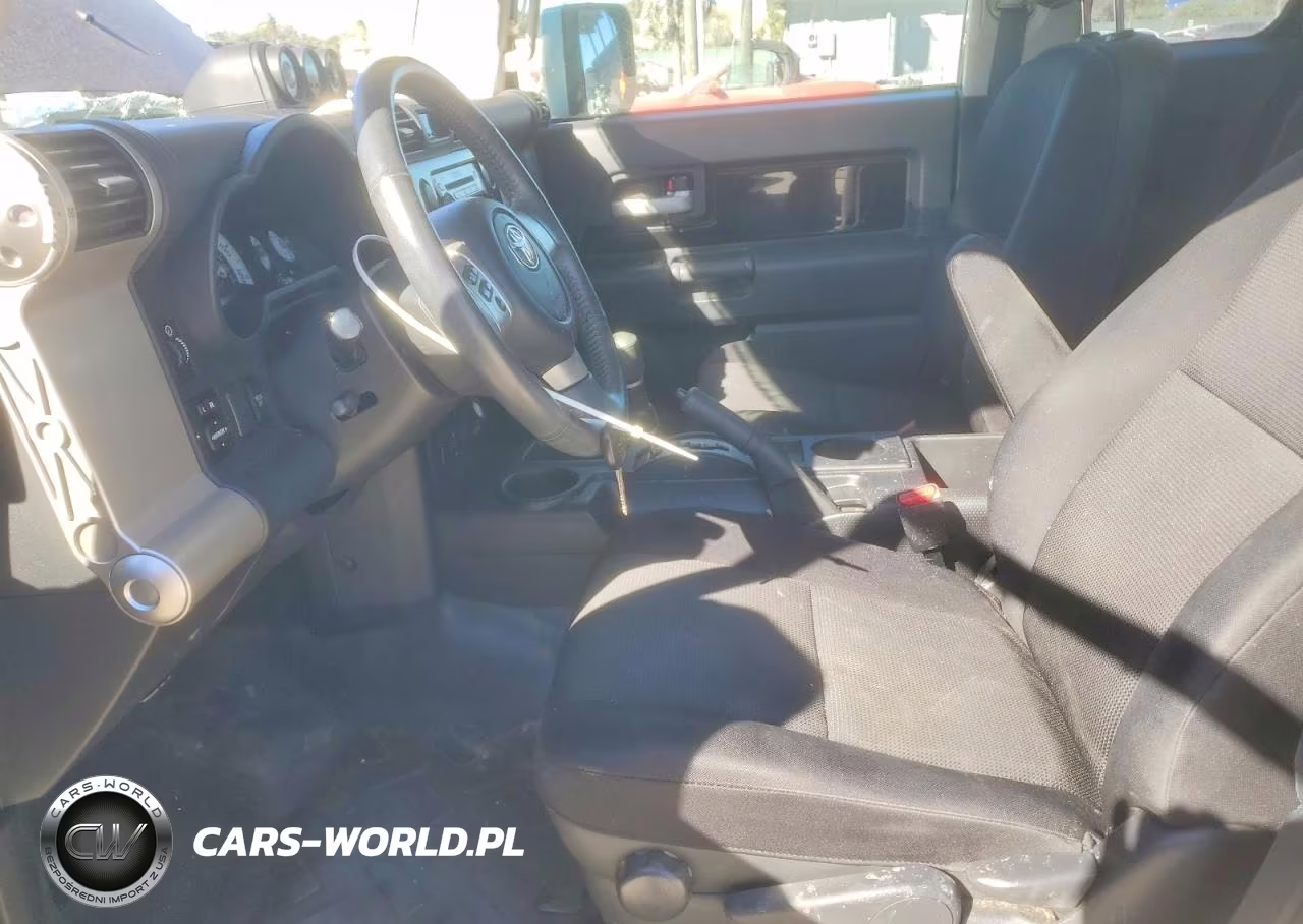 2010 Toyota Fj Cruiser Base VIN:JTEZU4BF5AK009282 - 7