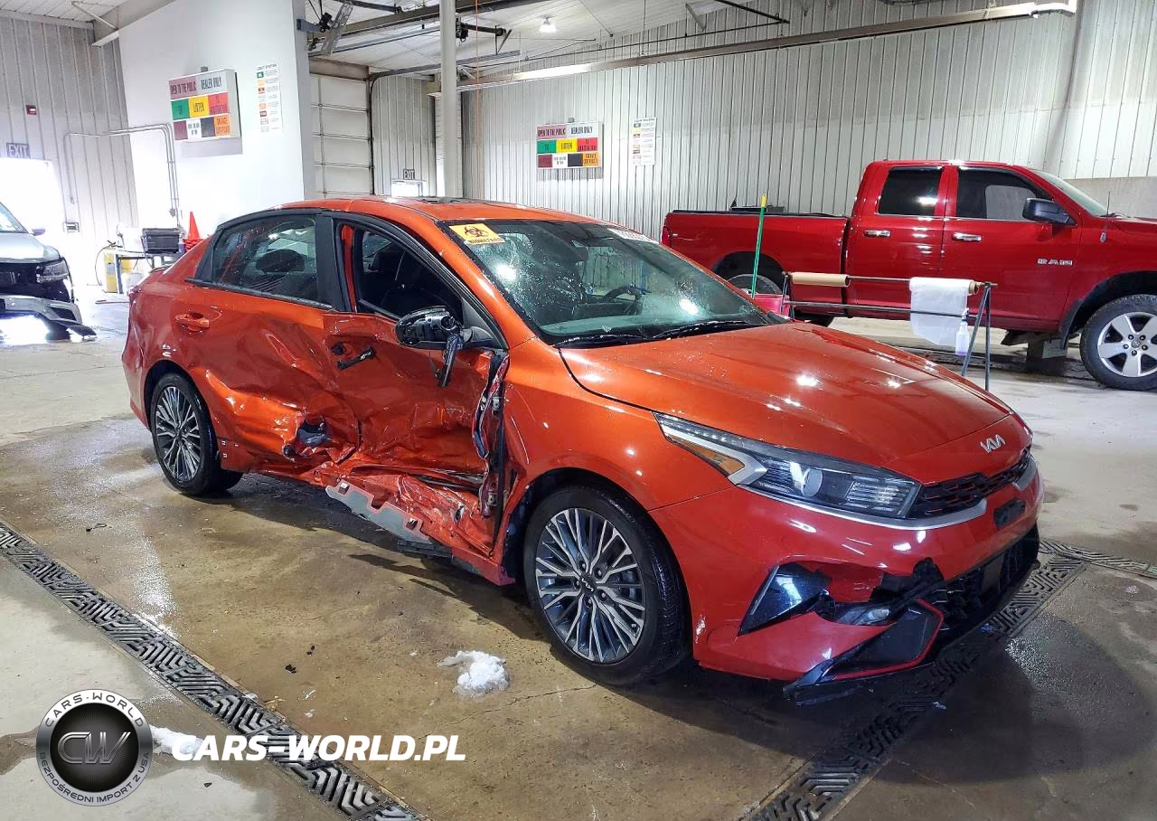 2023 Kia Forte Gt-Line VIN:3KPF54AD9PE530540 - 4