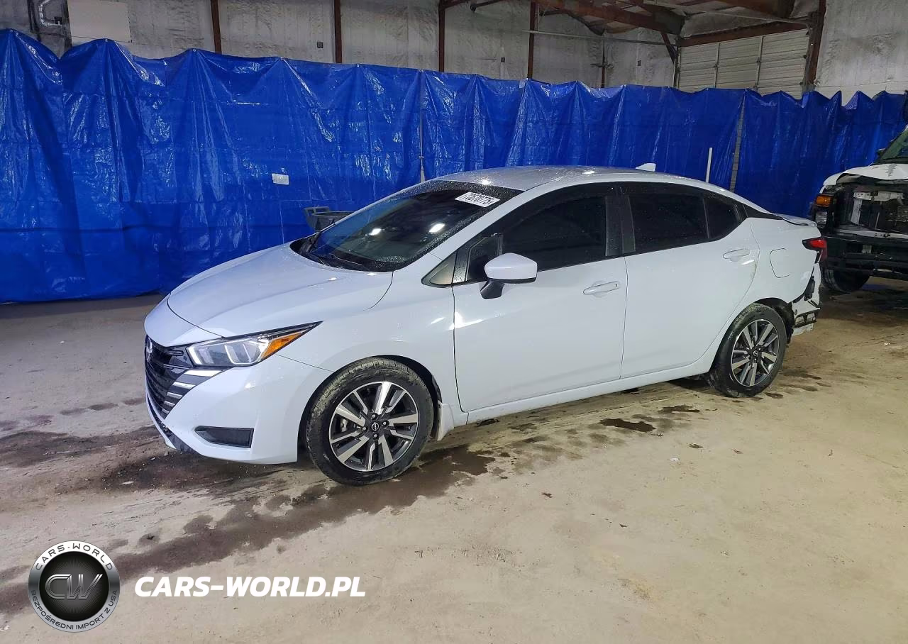 2023 Nissan Versa Sv