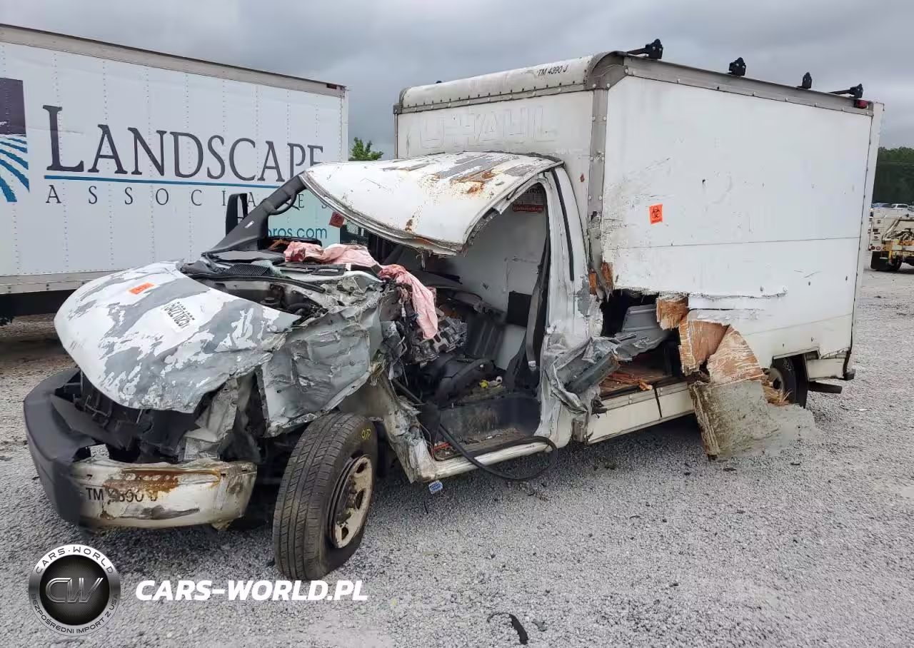 2004 GMC Savana Cutaway G3500