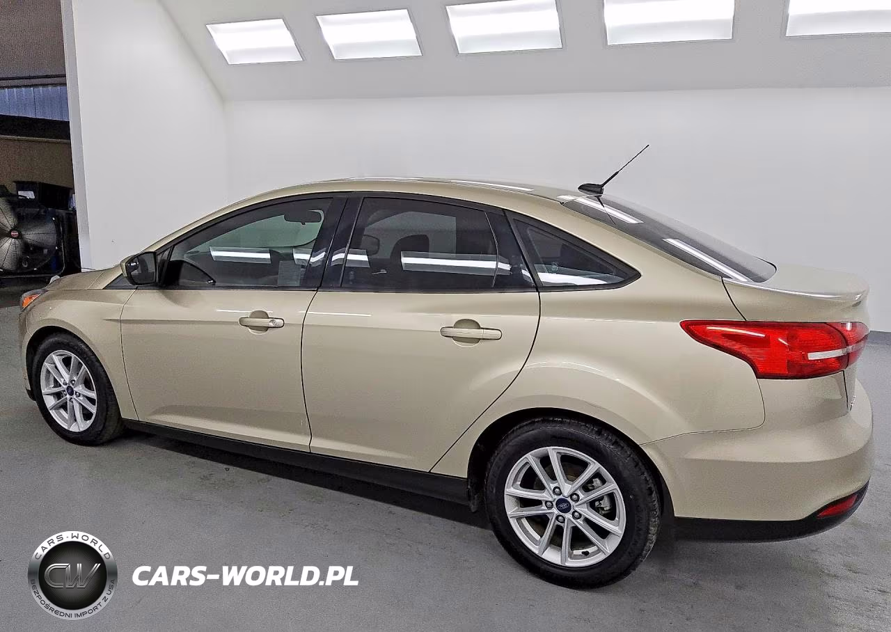 2018 Ford Focus Se VIN:1FADP3FE3JL270511 - 2