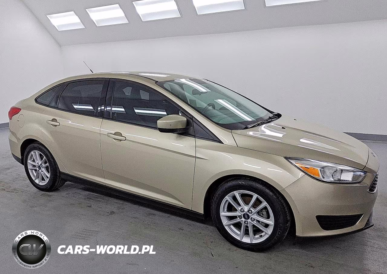 2018 Ford Focus Se VIN:1FADP3FE3JL270511 - 4