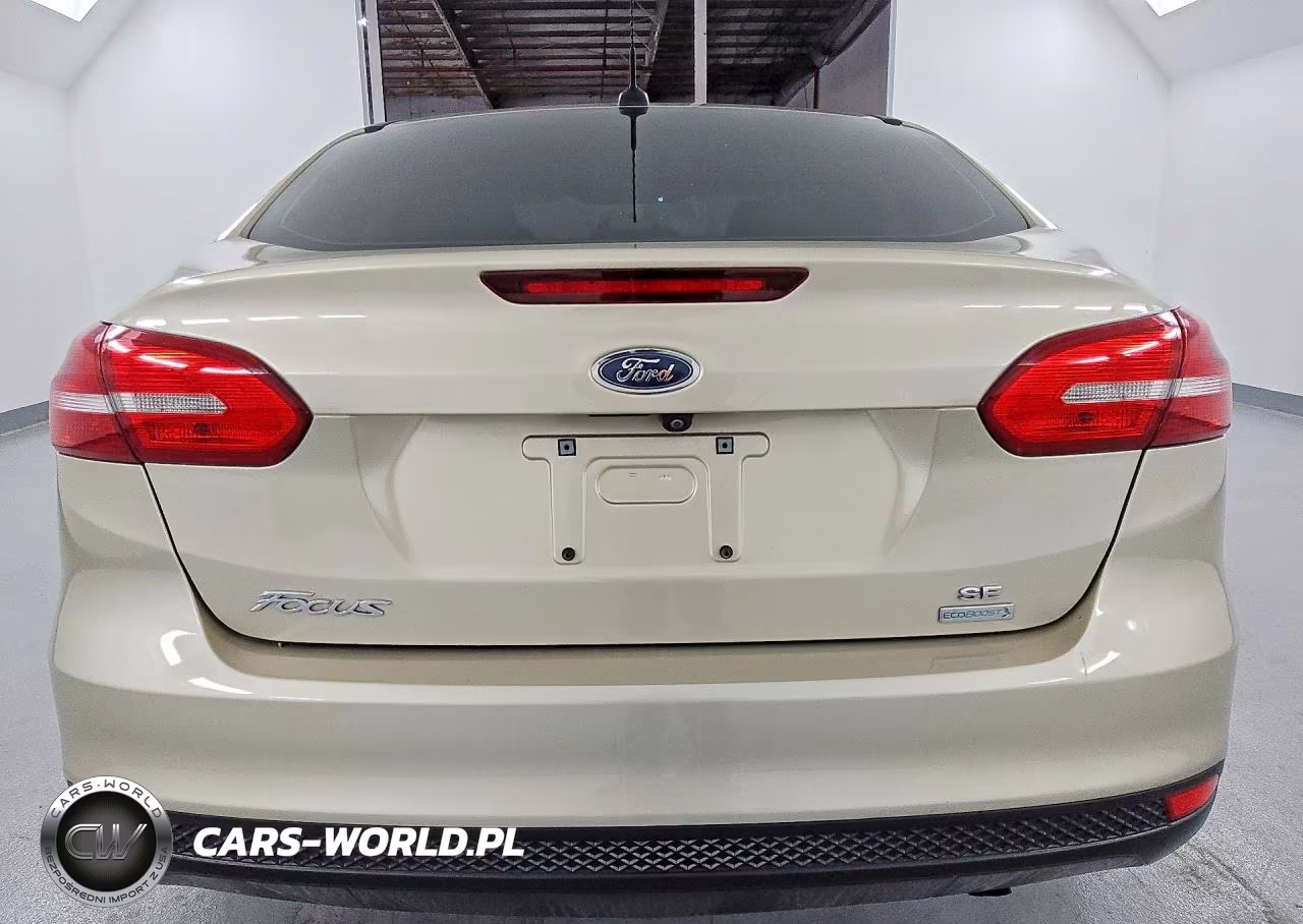 2018 Ford Focus Se VIN:1FADP3FE3JL270511 - 6
