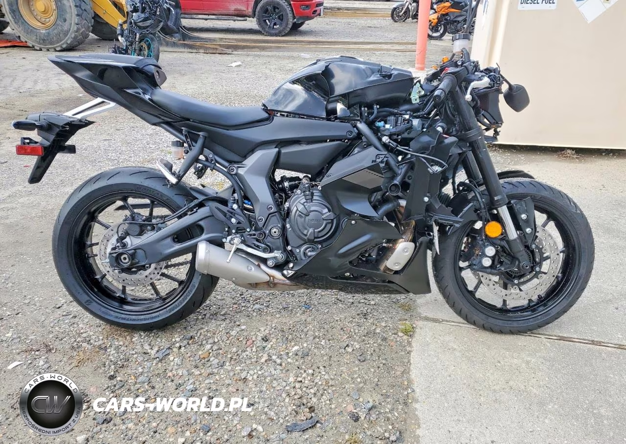 2025 Yamaha Yzfr7