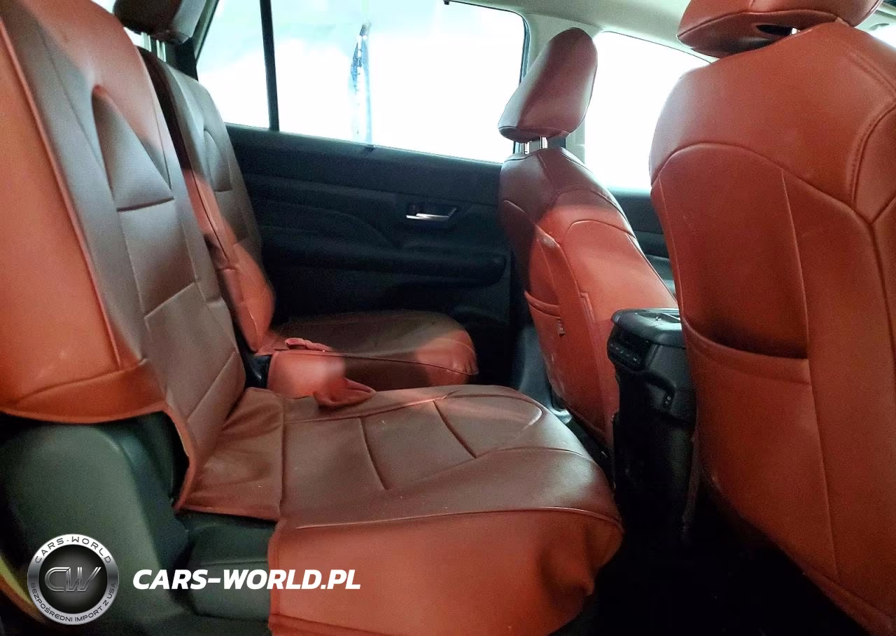 2024 Toyota Grand Highlander Xle VIN:5TDAAAB59RS039096 - 11