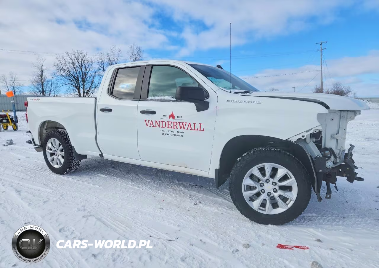2021 Chevrolet Silverado K1500 Custom VIN:1GCRYBEH7MZ122866 - 4